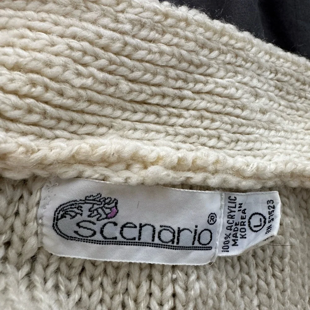 Vintage 80s Scenario Sz: L cream V-neck button-front knit cardigan Pockets.